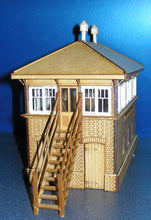 Load image into Gallery viewer, Bearley West Junction Signal Box - 7mm