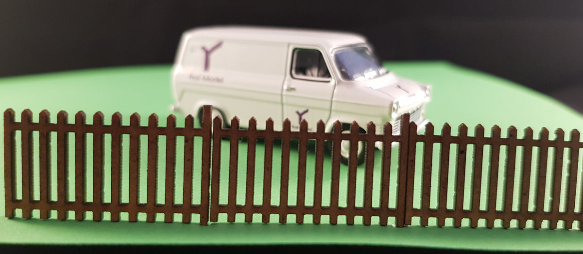 Fencing straight lengths